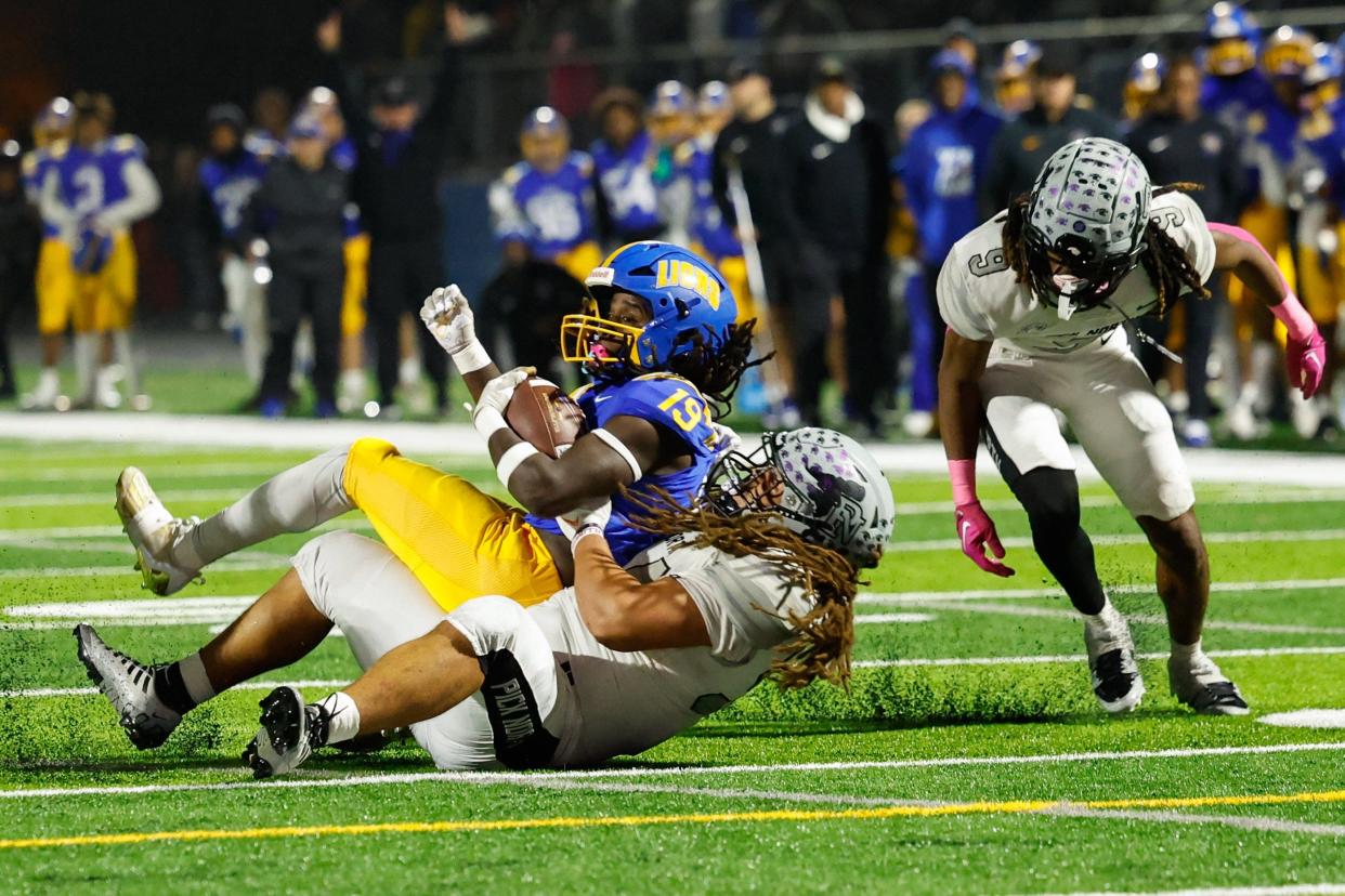 Gahanna Lincoln’s Amir Simmons (19)