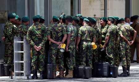 Special Task Force members prepare to go to the site of an explosion at Shangri-La hotel in Colombo, Sri Lanka April 21, 2019. REUTERS/Dinuka Liyanawatte