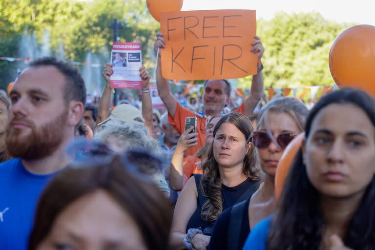 La comunidad judía y familiares de  Kfir Bibas, el bebé secuestrado por Hamas, festejaron su primer cumpleaños reclamando su libertad y la de su familia en Parque Centenario, en Buenos Aires, en enero pasado.