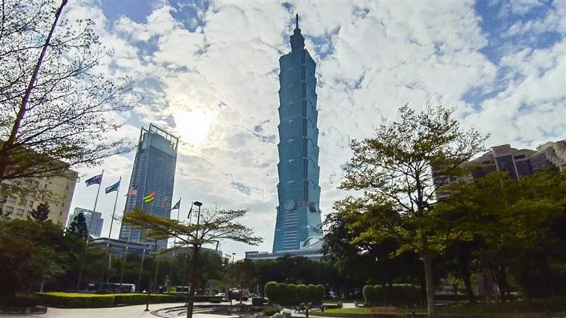 2024年全台灣地王由台北101大樓拿下，1坪661.5萬，已是它第11年蟬聯寶座。（圖／記者陳韋帆攝影）