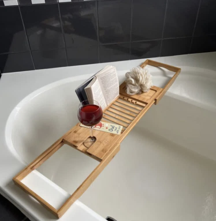 A reviewer's bath tray