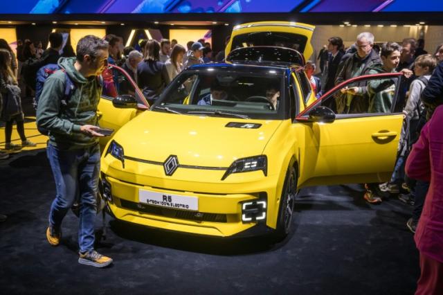 Renault CEO urges 'Marshall Plan' for Europe electric vehicles