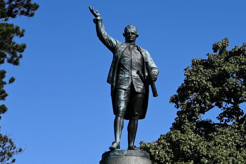 A statue to Captain James Cook stands in Sydney