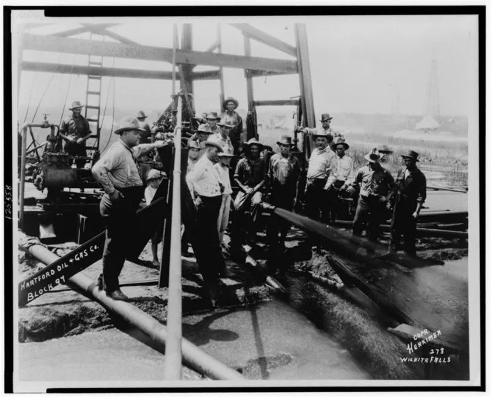 Hartford Oil and Gas Co. workers