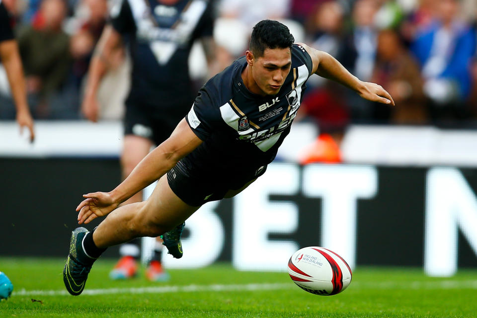 LONDON, ENGLAND - NOVEMBER 07:  Roger Tuivasa-Sheck of New Zealand dives to knock away a ball during the International Rugby League Test Series match between England and New Zealand at the Olympic Stadium on November 7, 2015 in London, England.  (Photo by Jordan Mansfield/Getty Images)