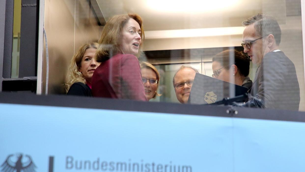 Katarina Barley (2.v.r, SPD) hat das Bundesjustizministerium übernommen. Foto: Wolfgang Kumm/Archiv