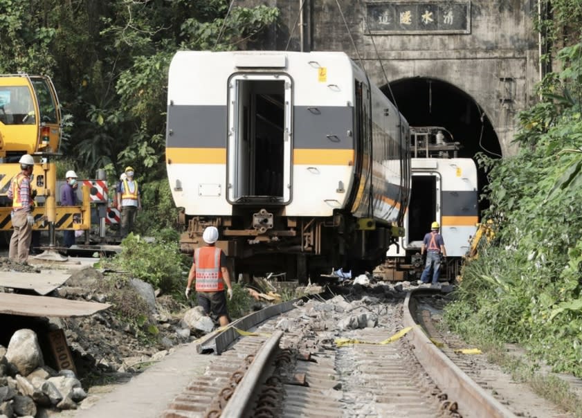 台鐵408車次太魯閣號4月2日發生出軌事故，造成嚴重傷亡。（檔案照）