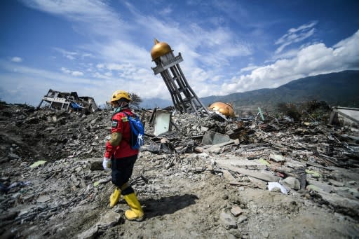 The death toll from the twin disaster on Sulawesi island that erased whole suburbs in Palu has reached 1,944