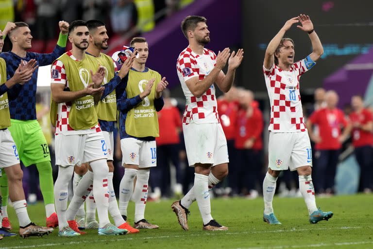 Croacia se clasificó a octavos de final tras empatar contra Bélgica