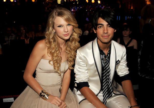 <p>Taylor Swift: 5' 10"<br>Joe Jonas: 5' 7"</p>