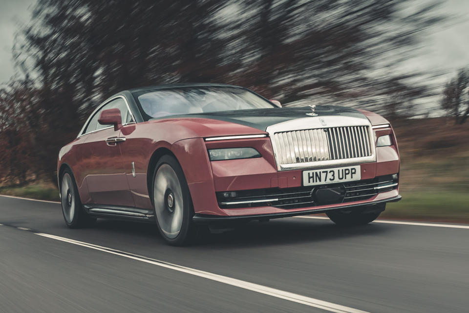 rolls royce sprectre review 2023 01 tracking front