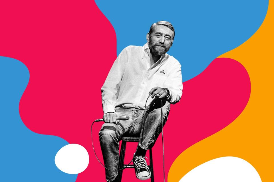 Rod McKuen sits on a stool with a colored, collaged background