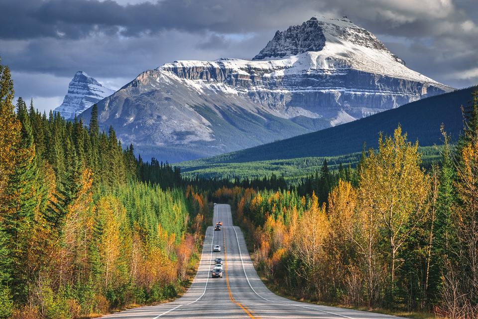 <p>Head over to Canada’s Banff and Jasper national parks to embark on a 232 km drive through mountain peaks and – you guessed it – ice fields [Photo: Lonely Planet]<br></p>