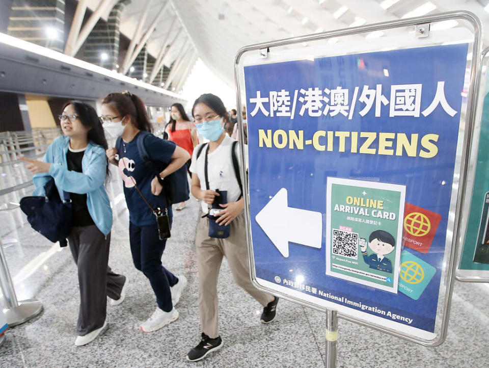 目前兩岸互不開放觀光團客，若能設法有序開放大陸團客，有利維持台灣內需產業溫度。圖／本報資料照片