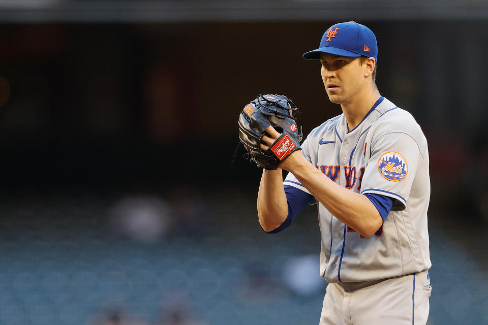 PHOENIX, ARIZONA - MAY 31: Starting pitcher Jacob deGrom #48 of the New York Mets pitches against the Arizona Diamondbacks during the MLB game at Chase Field on May 31, 2021 in Phoenix, Arizona. (Photo by Christian Petersen/Getty Images)