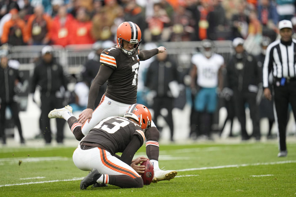 Cleveland Browns place-kicker Dustin Hopkins (7) kicks a field goal during the first half of an NFL football game against the Jacksonville Jaguars, Sunday, Dec. 10, 2023, in Cleveland. (AP Photo/Sue Ogrocki)