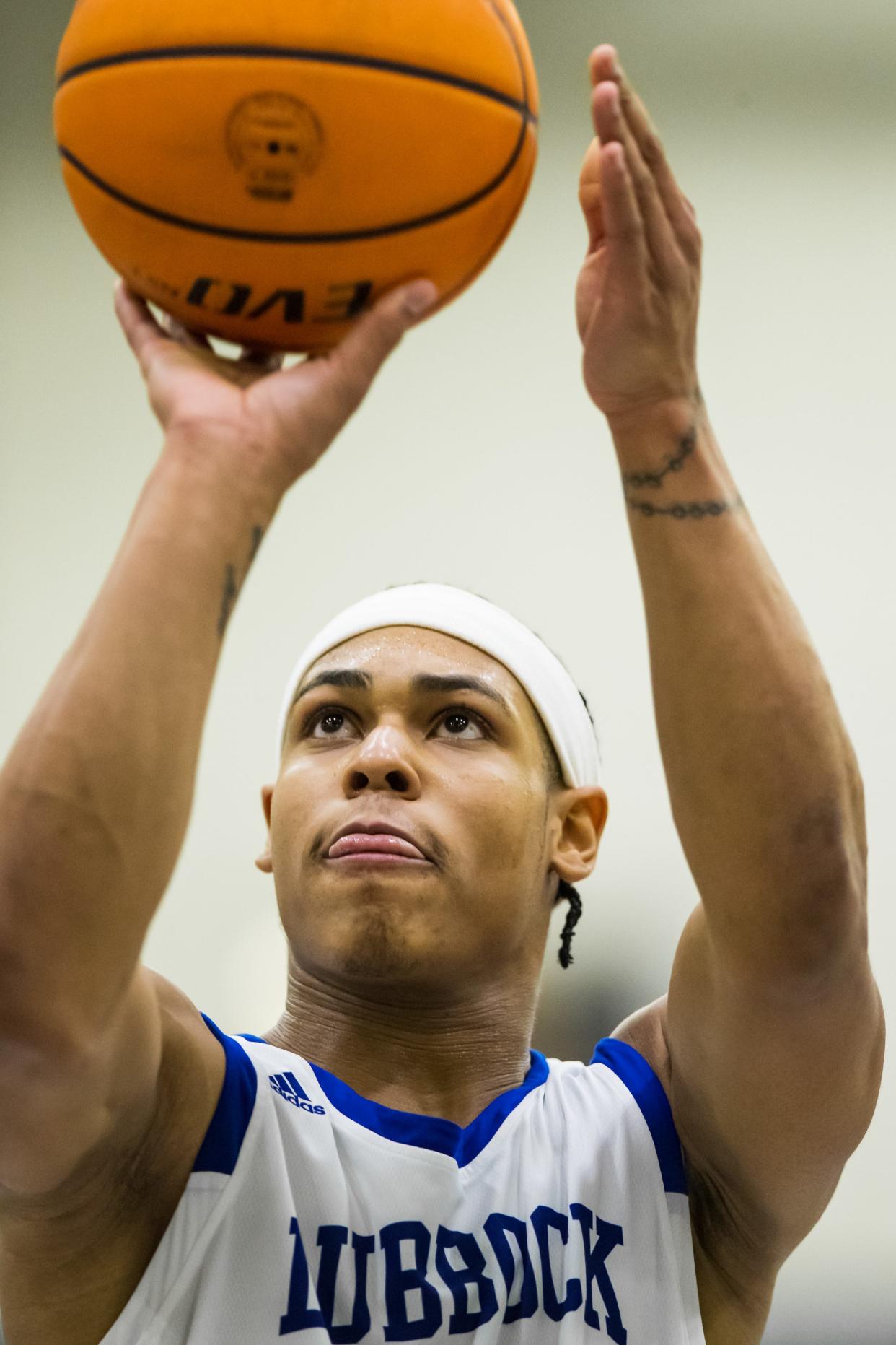 LCU guard Aamer Muhammad, pictured in a home game earlier this month, scored 30 points Thursday night to lead the top-ranked Chaps to an 85-79 victory in double overtime at Angelo State. LCU moved to 18-0 and 6-0 in the Lone Star Conference.