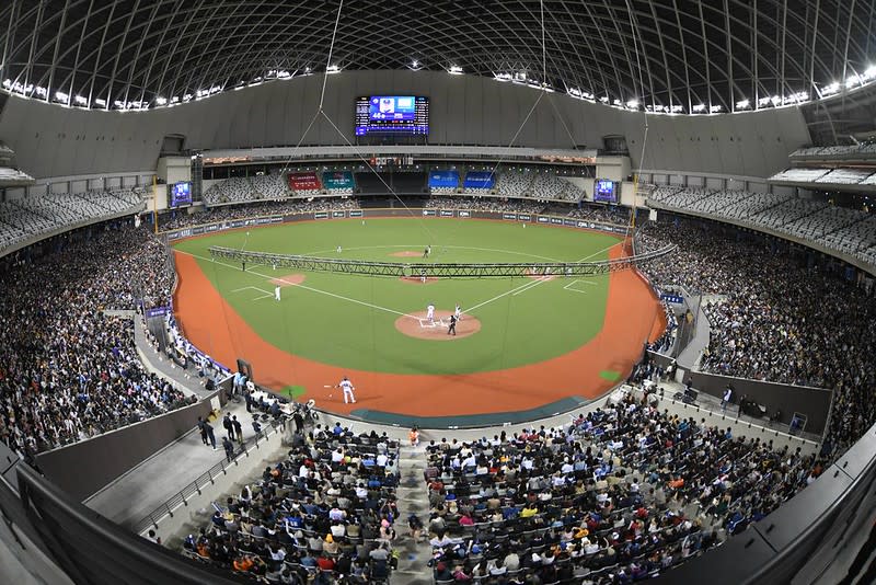 台北大巨蛋。攝影冼祖名攝影