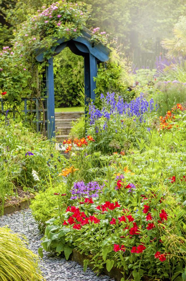 garden handrail with rope - Google Search  Deck garden, Garden railings,  Cottage garden