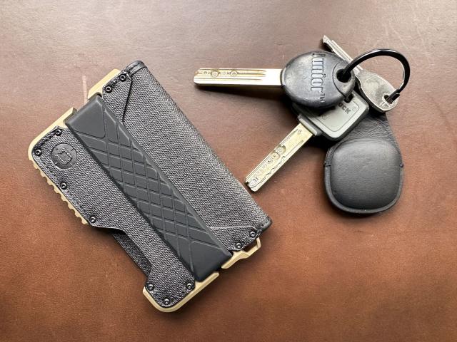 Ekster vs. Nomad vs. Ridge: I Tested These Popular Wallets So You