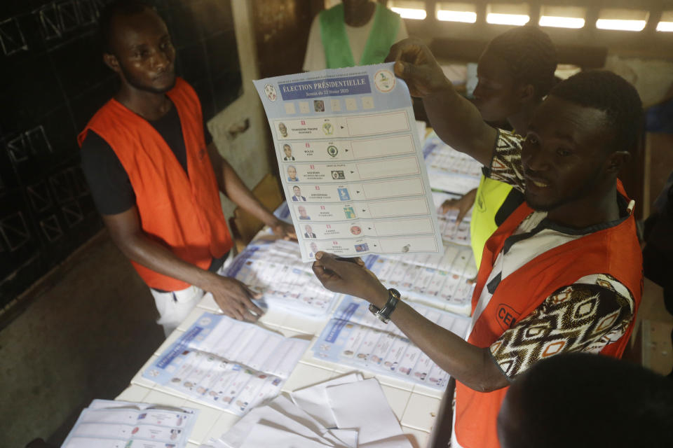 Electoral officials count ballot papers at the end of Presidential Election in one of the polling stations in Lome, Togo, Saturday, Feb. 22 2020. The West African nation of Togo is voting Saturday in a presidential election that is likely to see the incumbent re-elected for a fourth term despite years of calls by the opposition for new leadership. Photo/ Sunday Alamba)