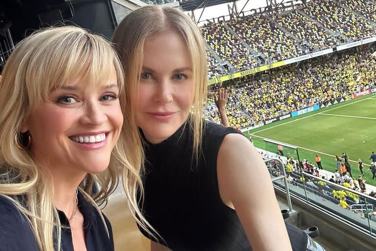 Reese Witherspoon y Nicole Kidman en el partido que enfrentó a Nashville SC con el Inter Miami: el club fundado por amigos tiene entre sus dueños a una actriz de Hollywood que ama a Leo