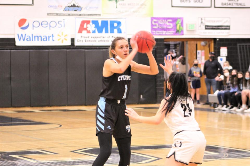 Gabby Louther gets ready to take a shot over South's Zedra Medina on Jan. 24, 2022