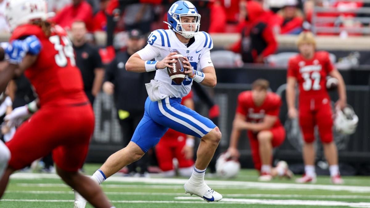 In a shallow QB transfer market, Notre Dame securing Duke's Riley Leonard stands out all that much more