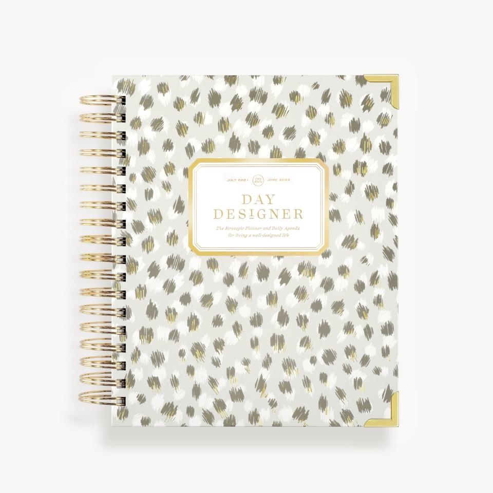 Day Designer 2021-2022 Daily Planner: Chic