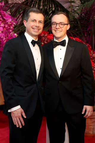 <p>Tierney L. Cross/Bloomberg via Getty</p> Pete Buttigieg and Chasten Glezman arrive at the State Dinner for Kenyan President William Ruto and his wife Rachel Ruto