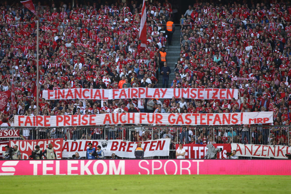 Die Südkurve in der Allianz Arena gibt oftmals Statements per Banner ab