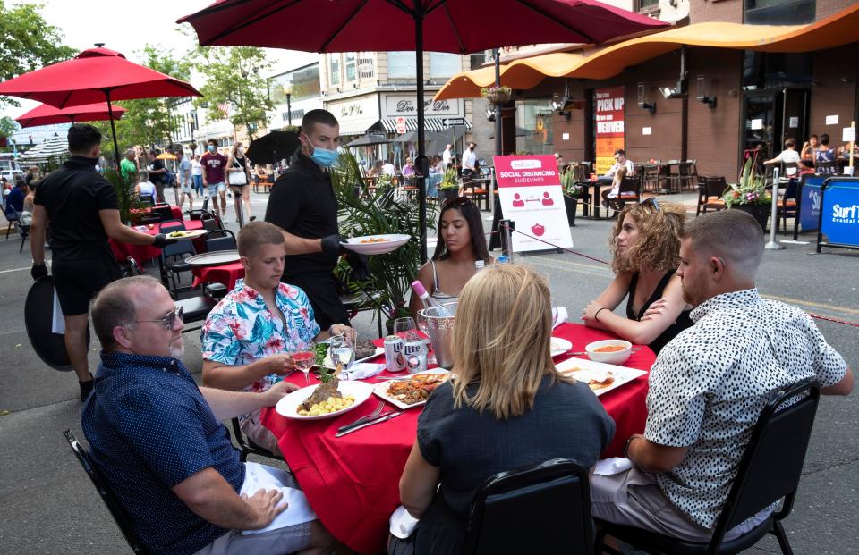 Diners enjoy an evening on Broadwalk in Red Bank in 2020.