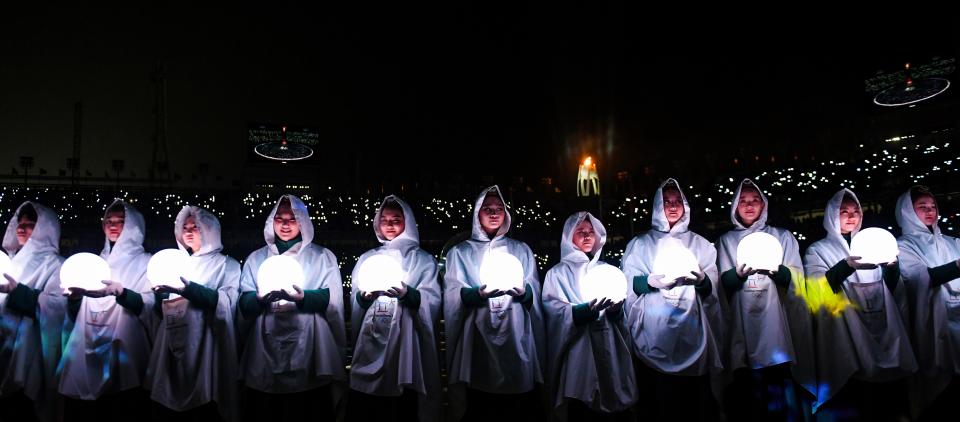 <p>Artists perform during the closing ceremony of the Pyeongchang 2018 Winter Olympic Games at the Pyeongchang Stadium on February 25, 2018. / AFP PHOTO / Martin BERNETTI </p>