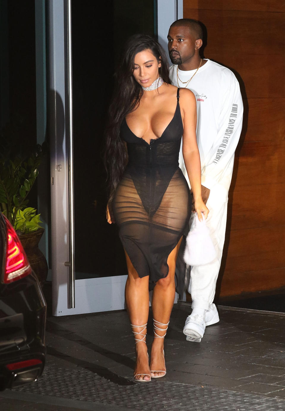 Los 15 looks más atrevidos de Kim Kardashian en el 2016