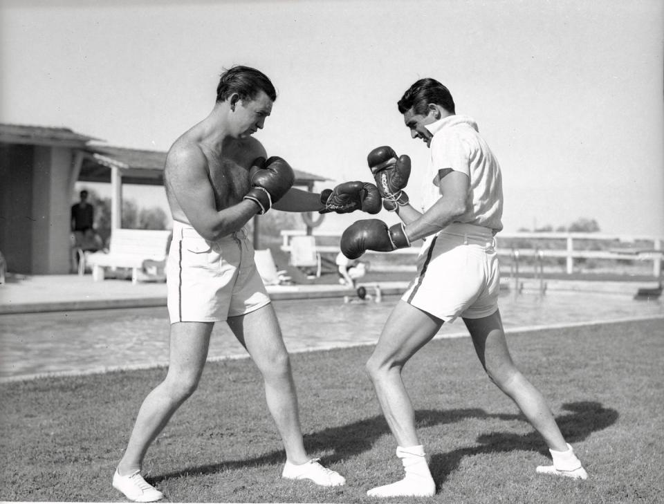 40 Vintage Photos of Celebrities Playing Sports