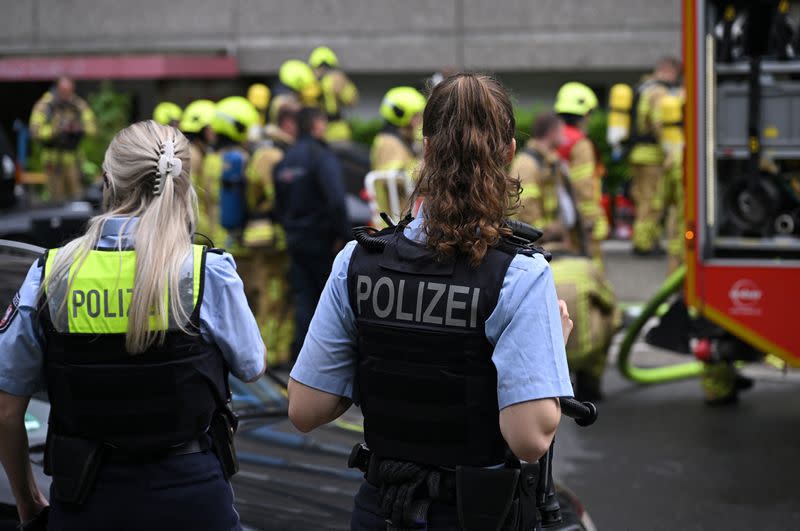 Blast at apartment building injures German police, firefighters