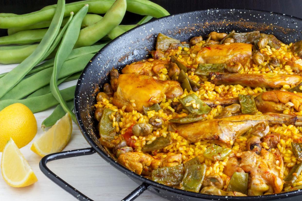 valencian paella