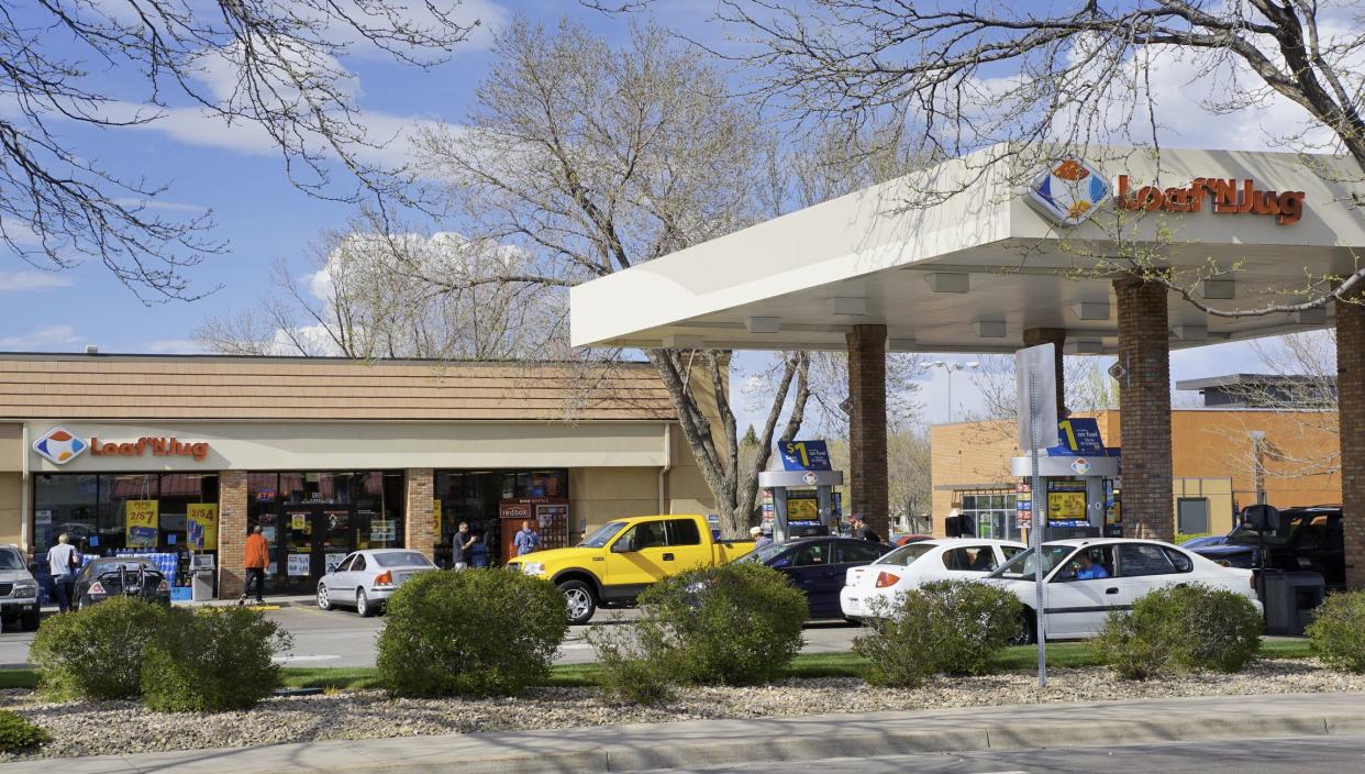 A Kroger Loaf 'n Jug gas station.