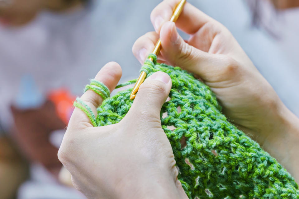 Heute ist Häkeln ein verbreitetes Hobby - doch bis dahin war es ein langer Weg (Symbolbild: Getty Images)