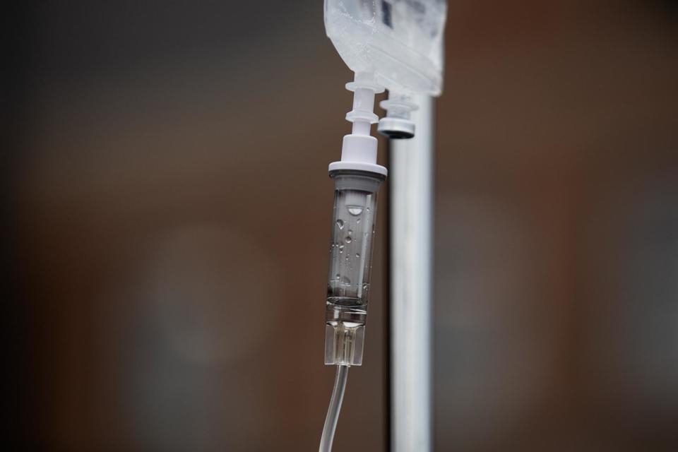 PHOTO: An IV drip treatment on an IV pole.  (STOCK PHOTO/Getty Images)