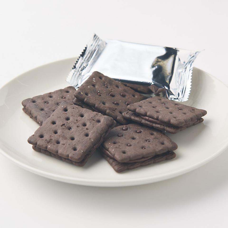 Muji Salted Cocoa Cracker with Chocolate Cream. (Photo: Shopee SG)