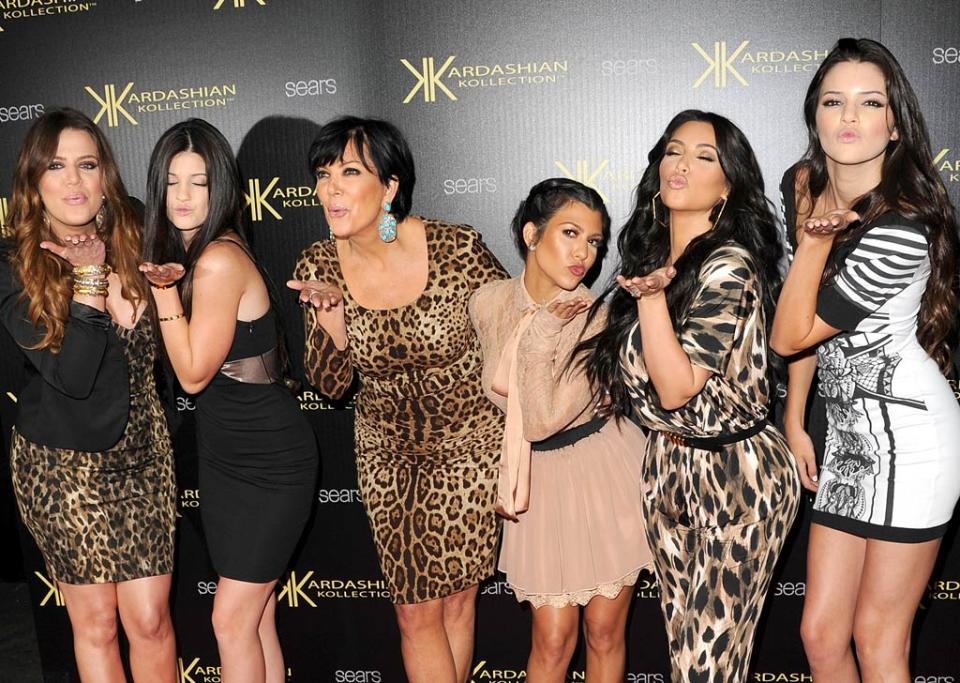 Kardashians Clthng Lnch