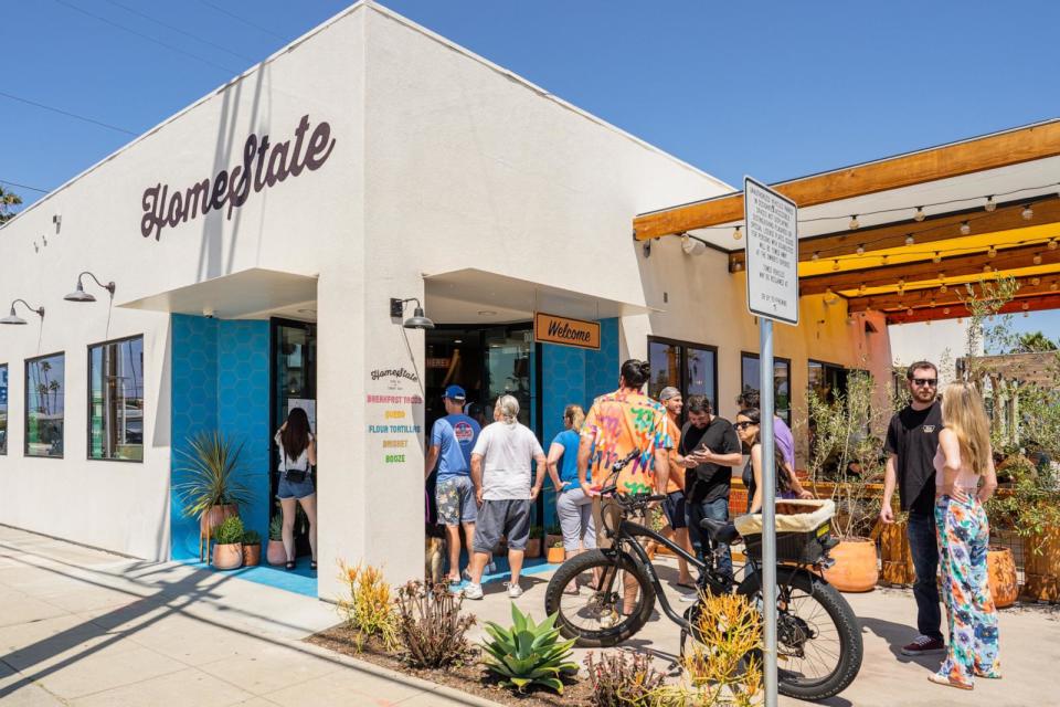 PHOTO: Customers line up to eat at HomeState in Oceanside, California. (HomeState, Kimberly Motos)