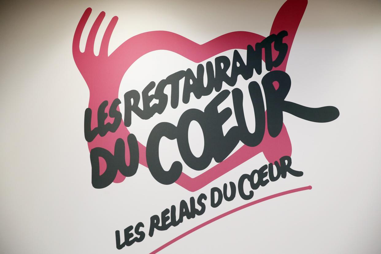 Le logo de l'association Les Restos du Coeur - PATRICK KOVARIK / AFP