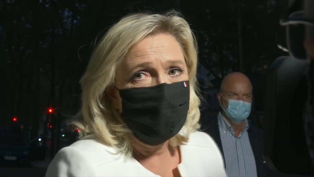 Marine Le Pen à la sortie de Matignon ce mardi soir. - BFMTV