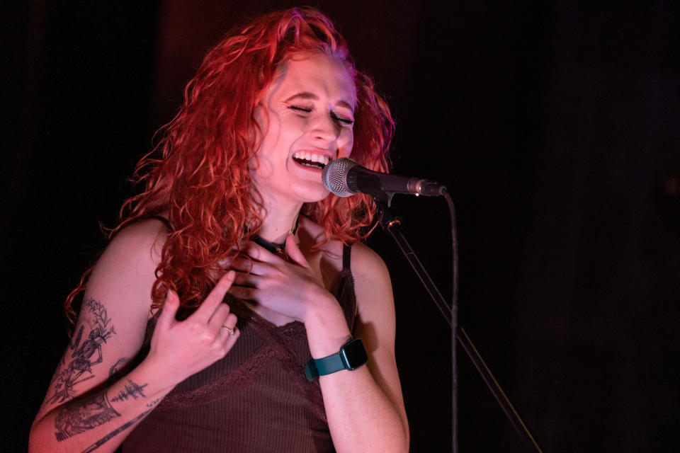 LONDON, ENGLAND - OCTOBER 02: Janet Devlin performs at Saint Matthias Church on October 02, 2020 in London, England. (Photo by Lorne Thomson/Redferns)