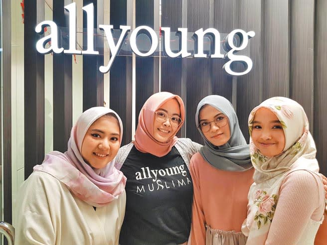 台灣本土美妝品牌歐漾國際（All Young）在印尼培養「網紅戰隊」，成功打開印尼穆斯林市場。（本報資料照片）
