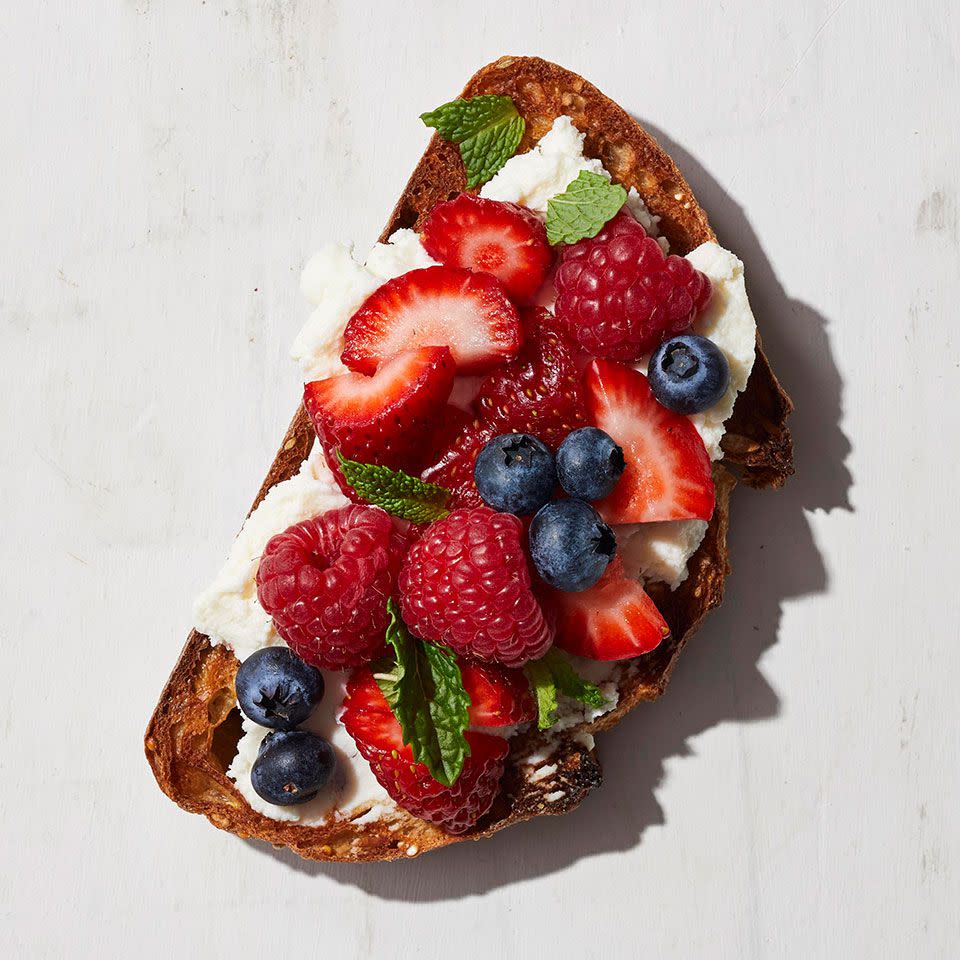 Mascarpone & Berries Toast