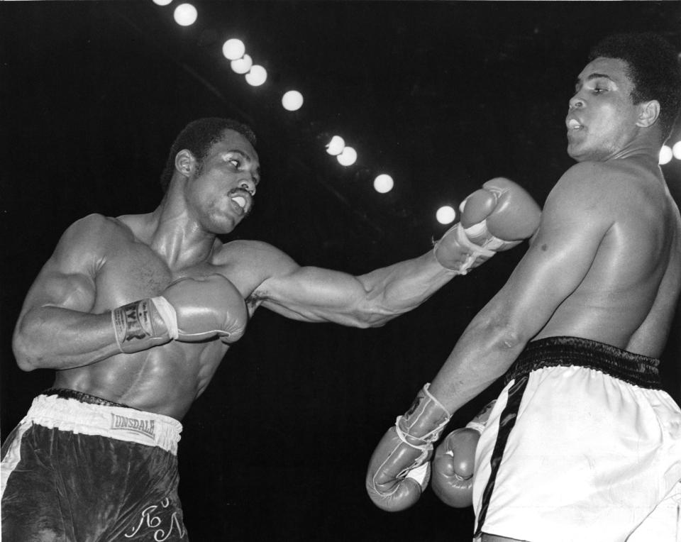 SAN DIEGO - MARCH 31,1973: Ken Norton (L) throws a left jab to Muhammad Ali during the fight at the Sports Arena on March 31,1973 in San Diego, California. Ken Norton won the NABF heavyweight title. (Photo by: The Ring Magazine via Getty Images) 