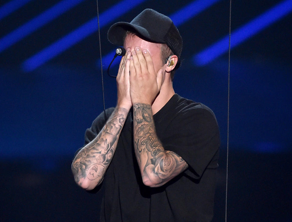 LOS ANGELES, CA - AUGUST 30:  Recording artist Justin Bieber performs onstage during the 2015 MTV Video Music Awards at Microsoft Theater on August 30, 2015 in Los Angeles, California.  (Photo by Kevin Winter/MTV1415/Getty Images For MTV)